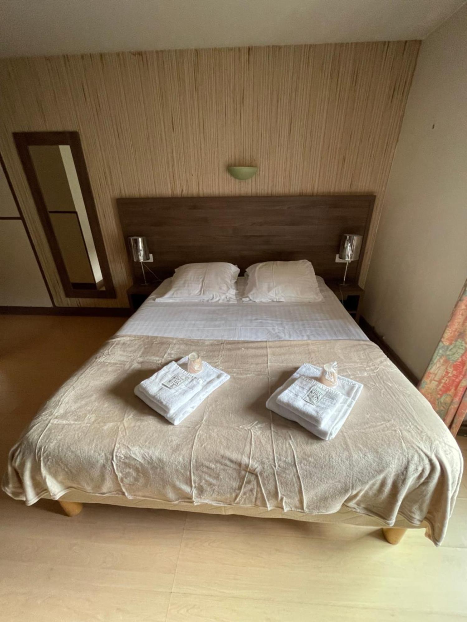 Hotel Du Commerce Semur-en-Auxois Eksteriør billede